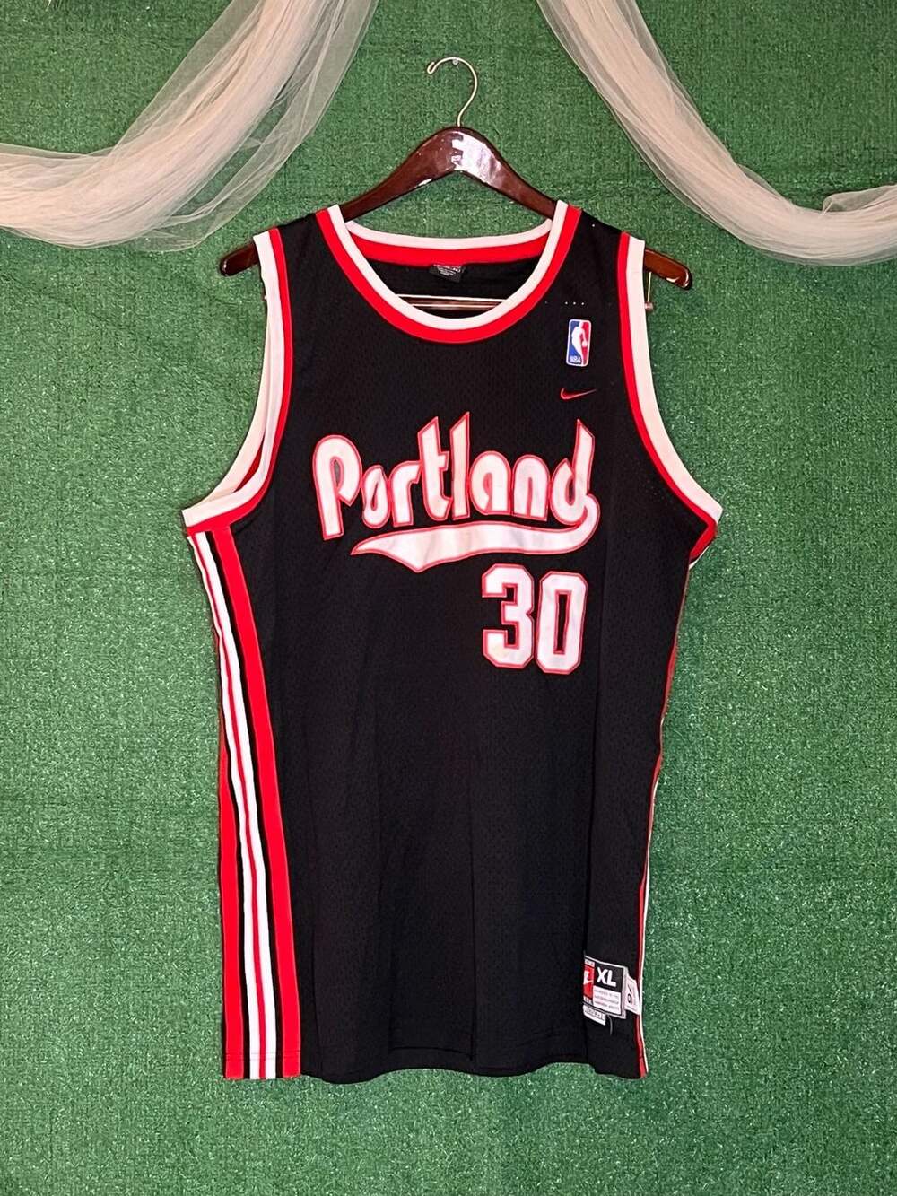 Vintage Nike Portland Trail Blazers #30 Basketball Jersey Size XL

***1 call out